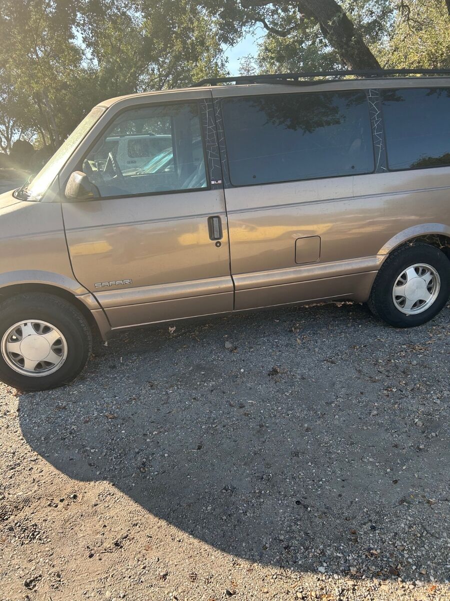GMC Safari
