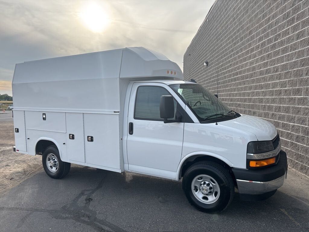 2025 CHEVROLET Express