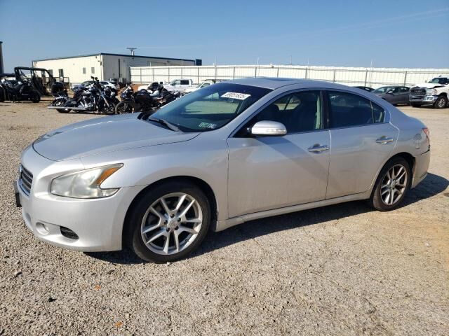 Nissan Maxima