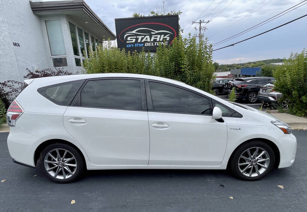 Toyota Prius V