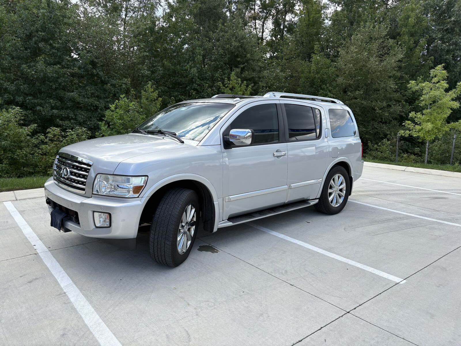 Infiniti QX56