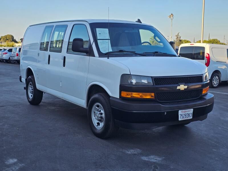 2021 CHEVROLET Express