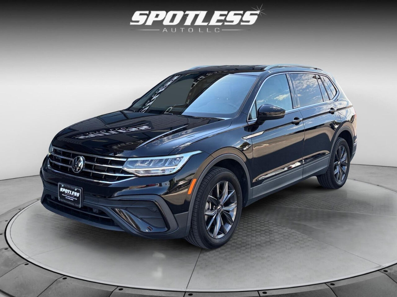 2022 VOLKSWAGEN Tiguan