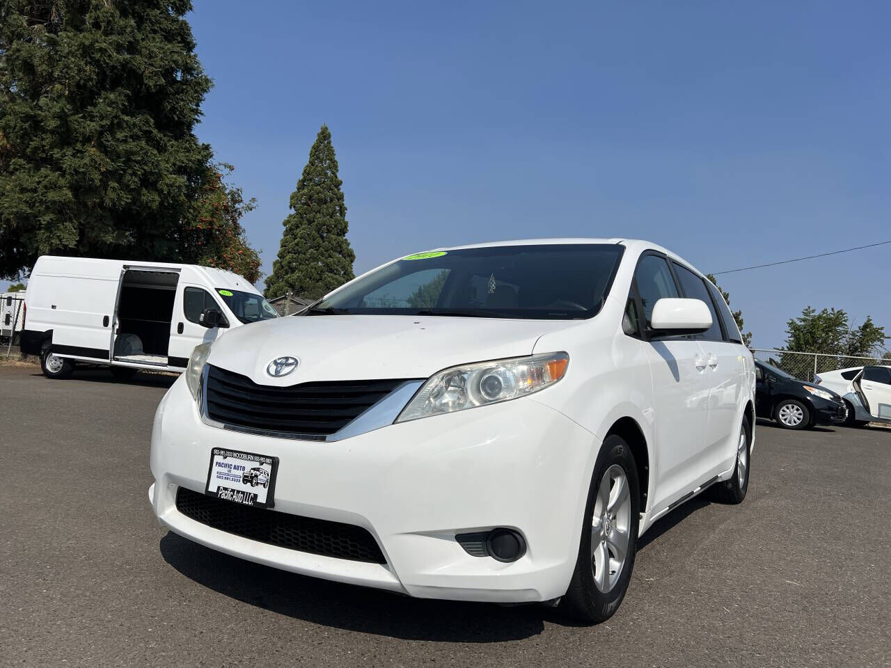 2011 TOYOTA Sienna