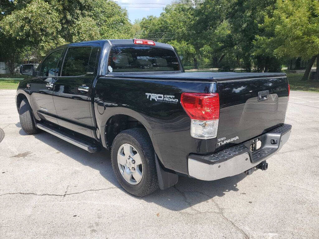 2011 TOYOTA Tundra