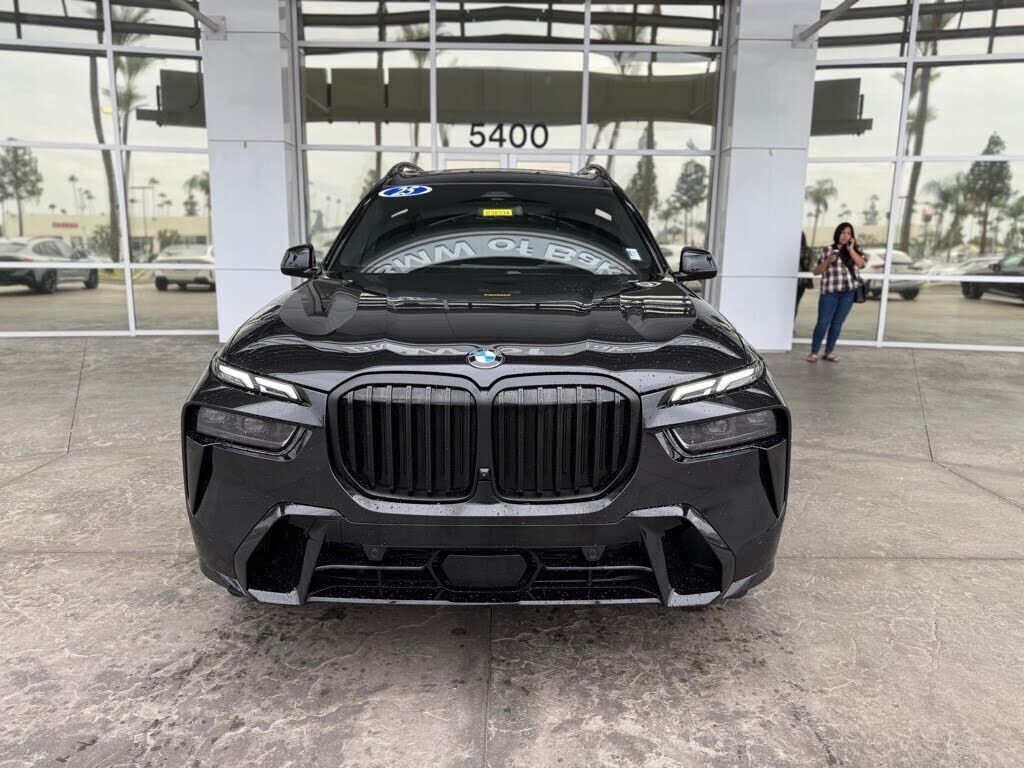 2025 BMW X7