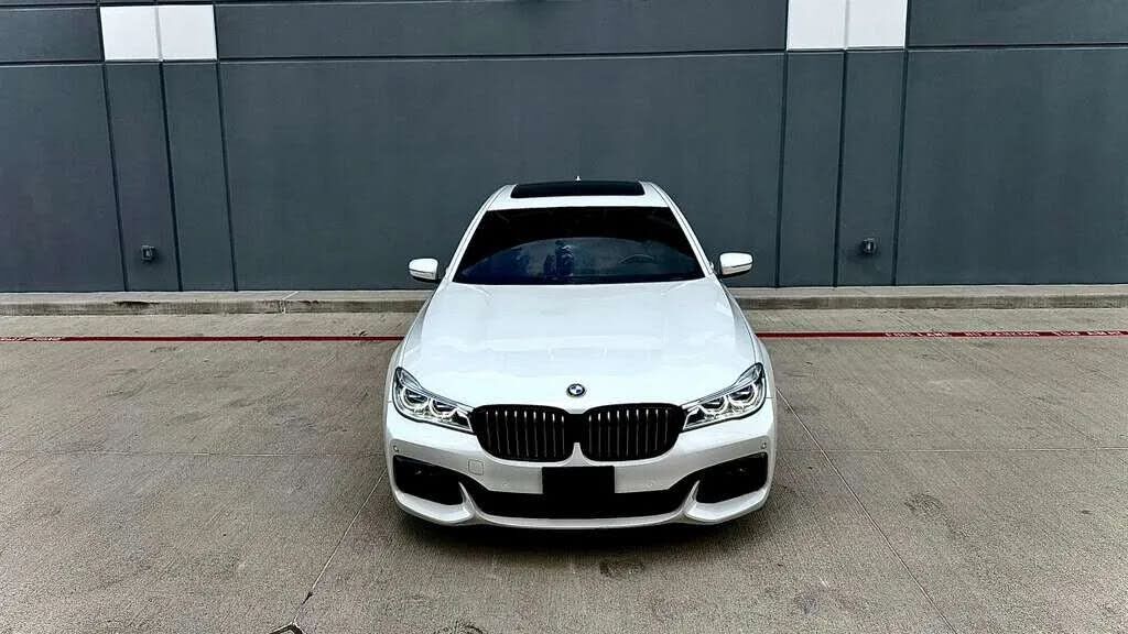 BMW 750i