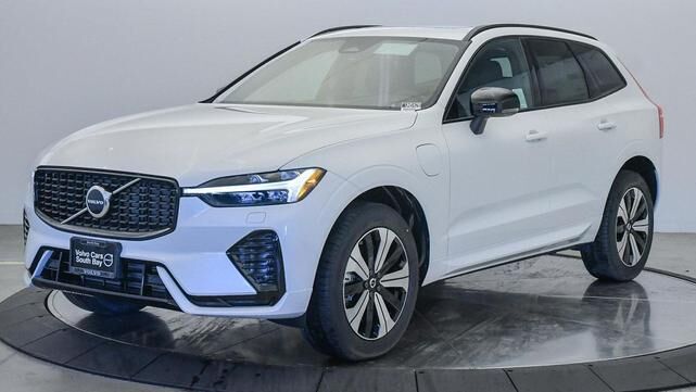 2025 VOLVO XC60