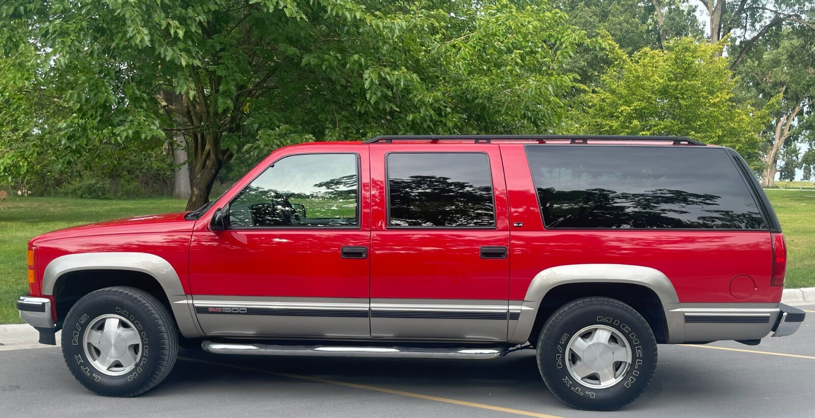GMC Suburban