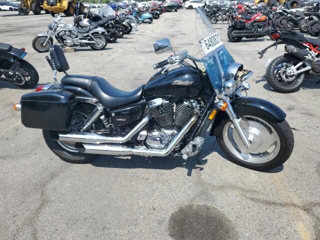 Honda VT1100C2 (SHADOW SABRE)