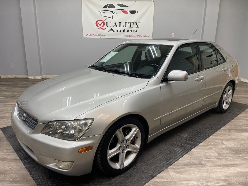 Lexus IS