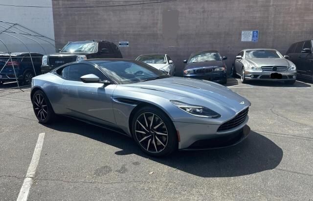 Aston Martin DB11