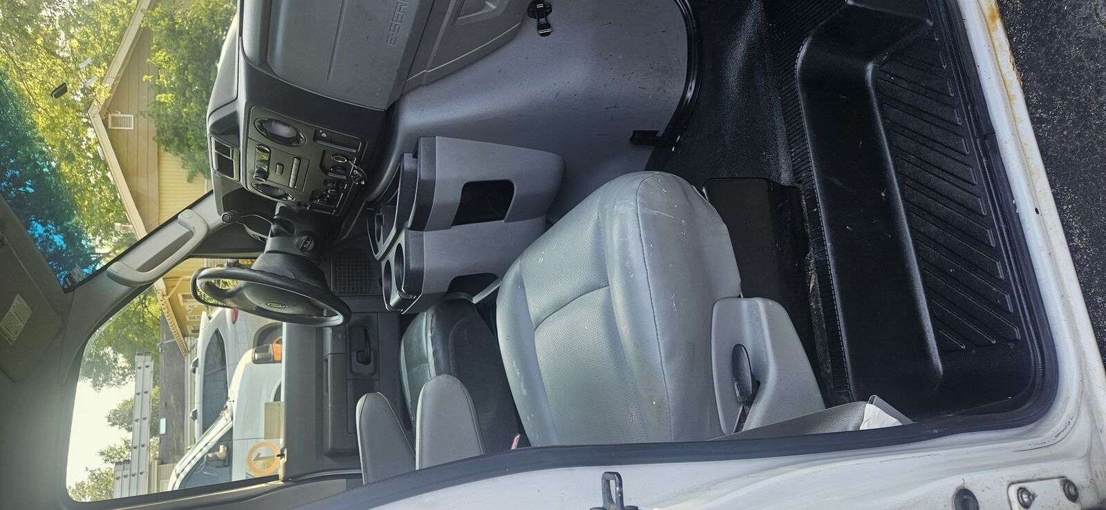 Ford E-350