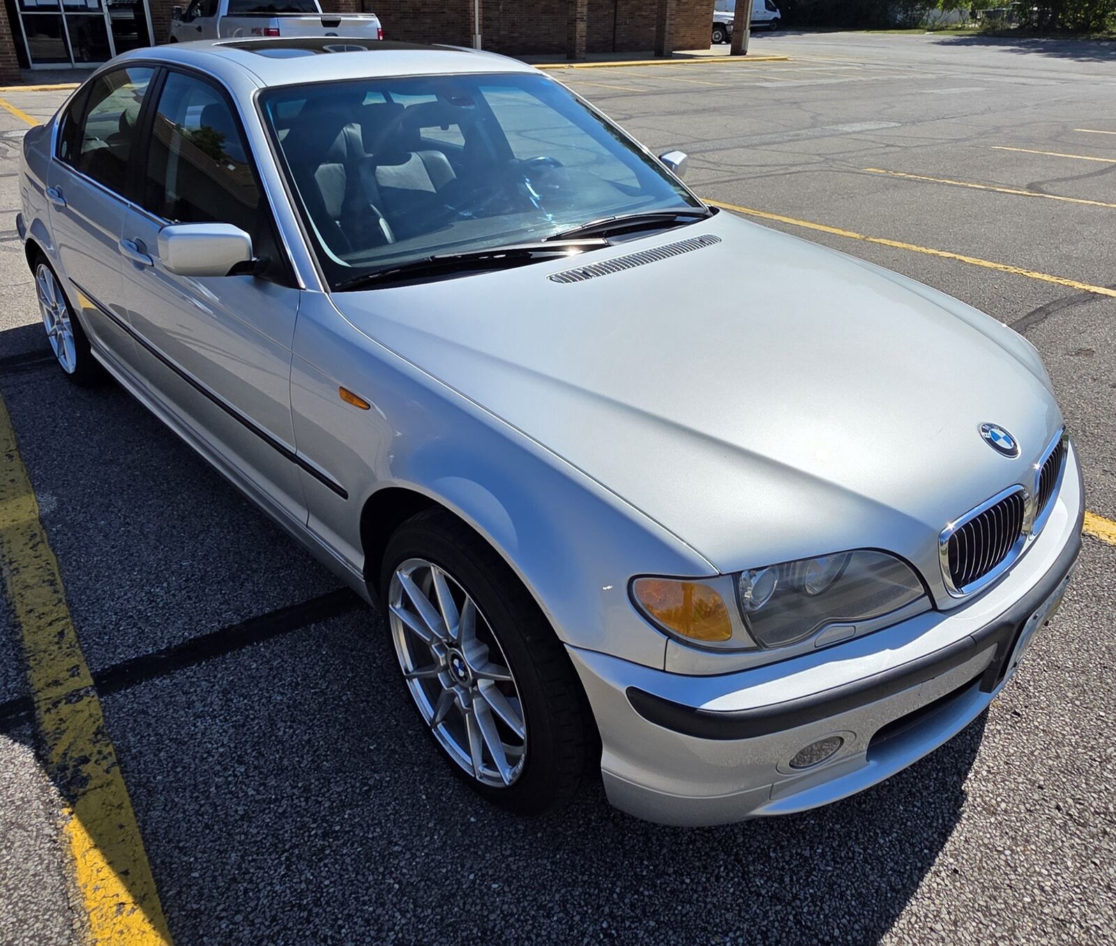 BMW 330i