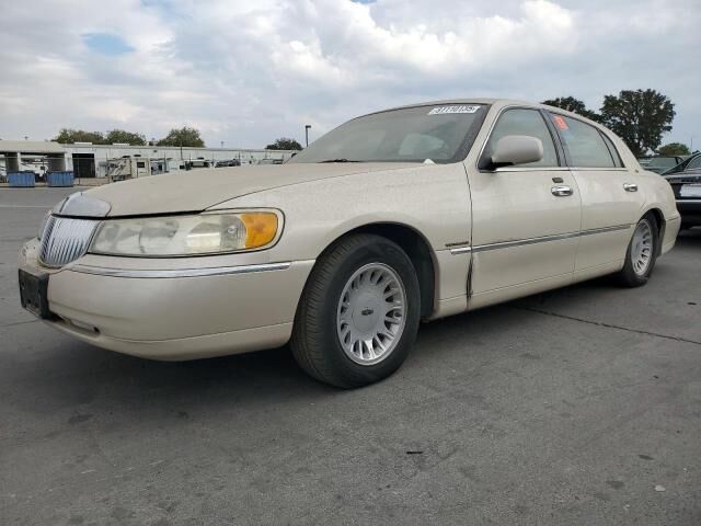 Lincoln Town Car