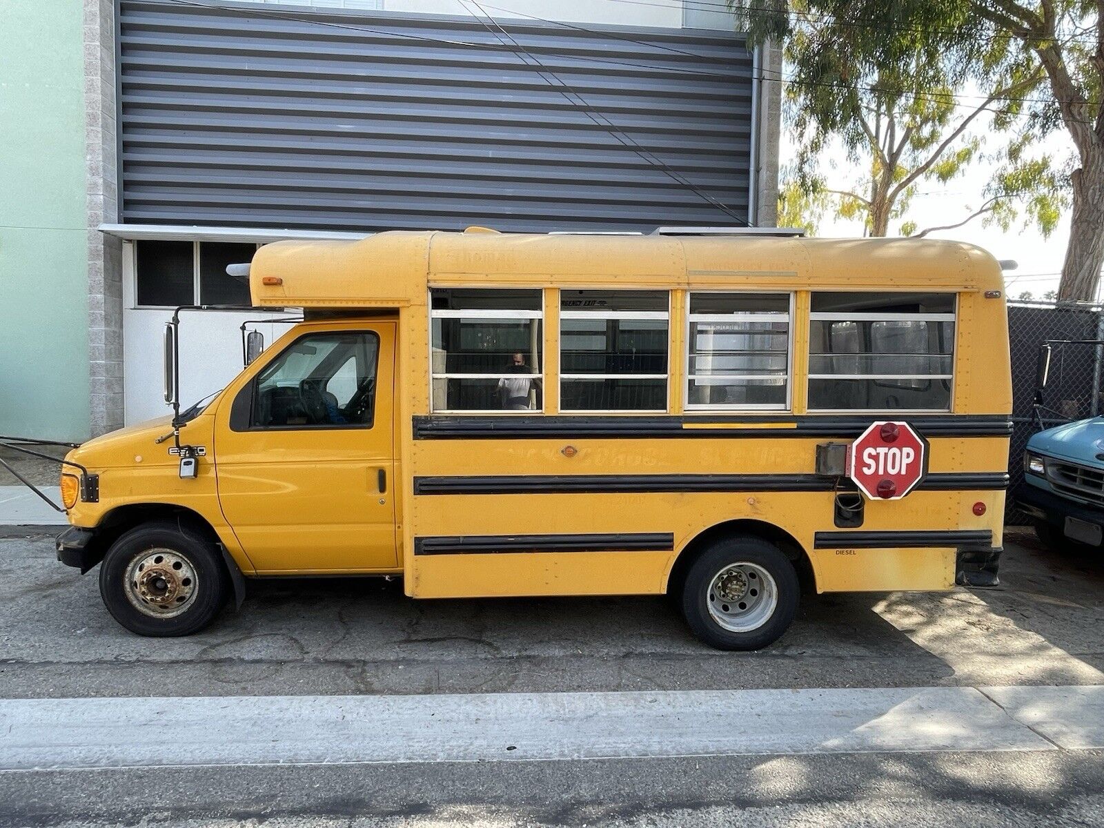 Ford E-350