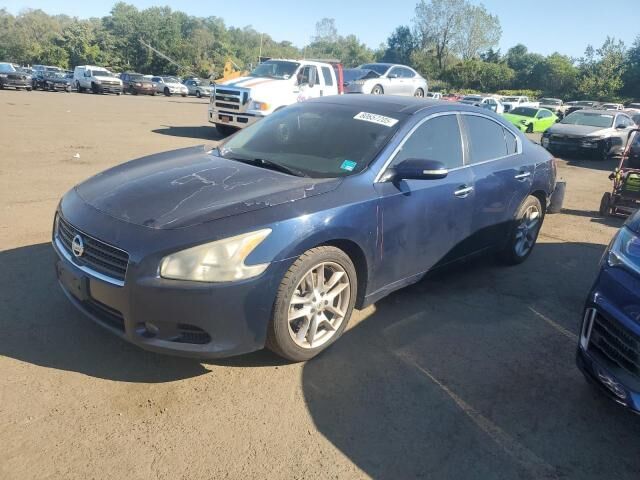 Nissan Maxima