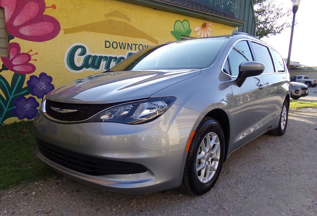 2020 CHRYSLER Voyager