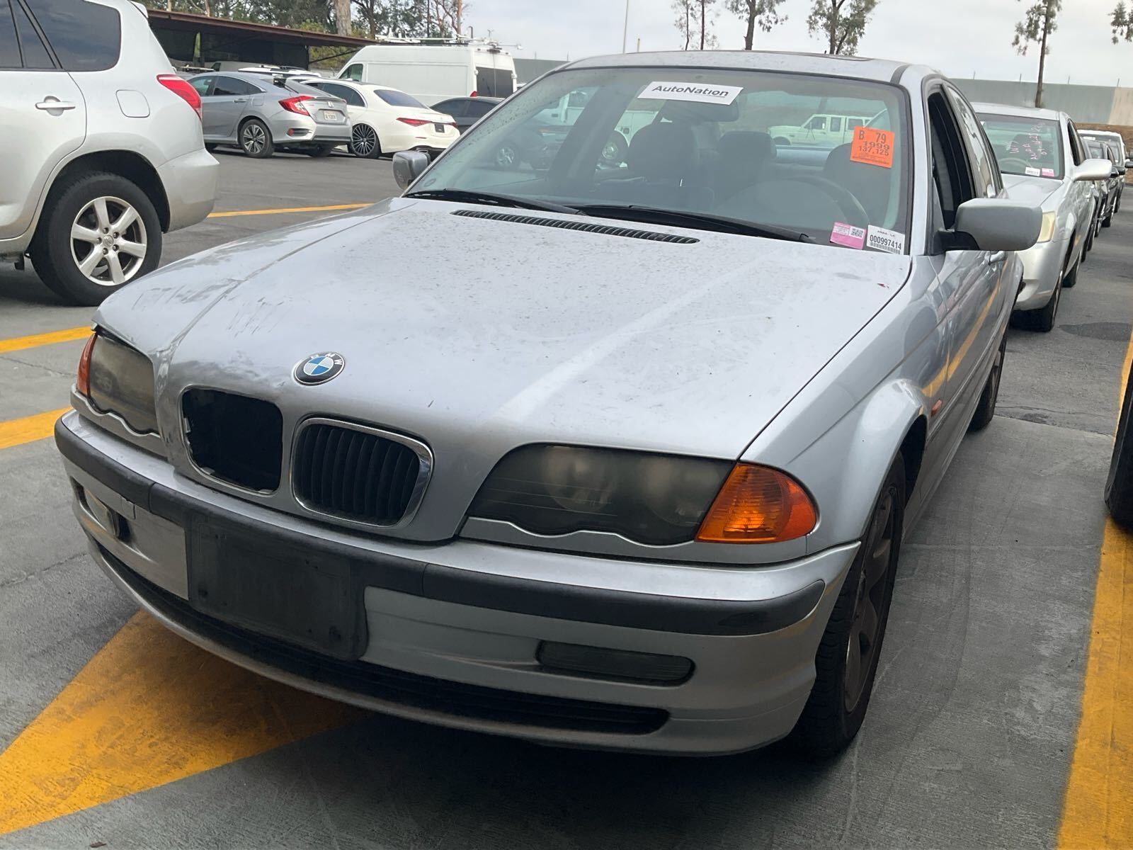 BMW 323i