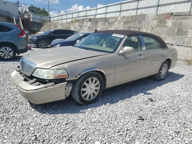 Lincoln Town Car