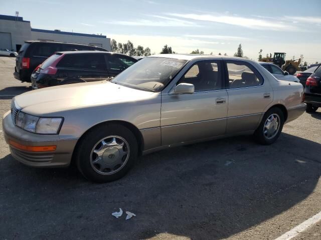 Lexus LS