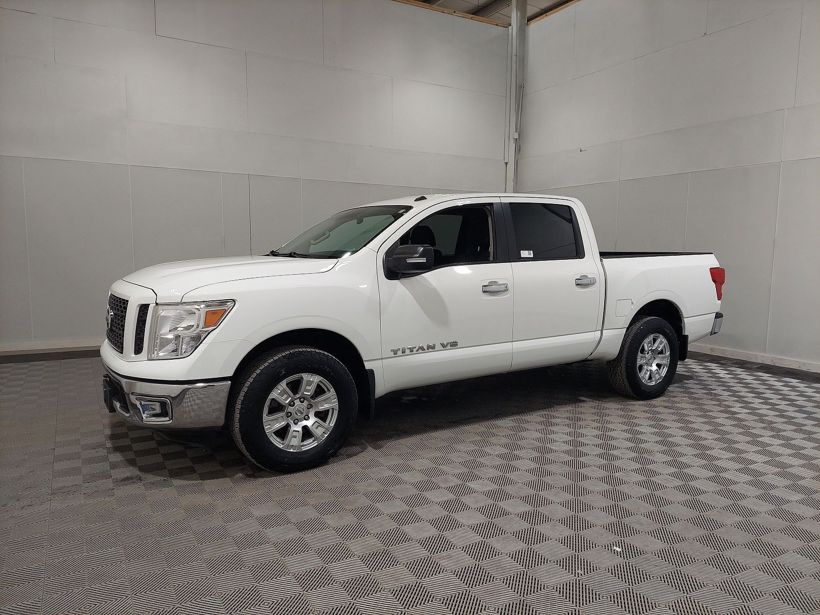 2019 NISSAN Titan