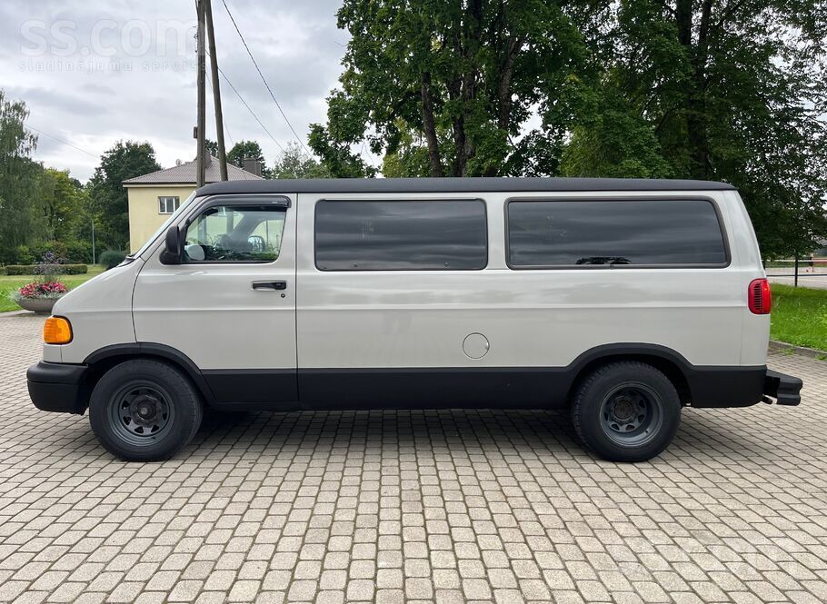 Dodge Ram Wagon