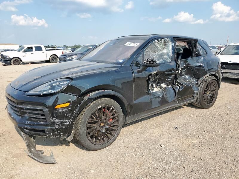 2023 PORSCHE Cayenne