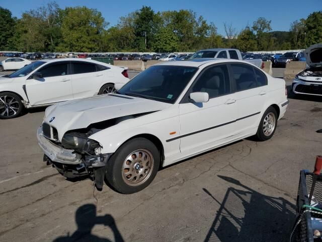 BMW 323i