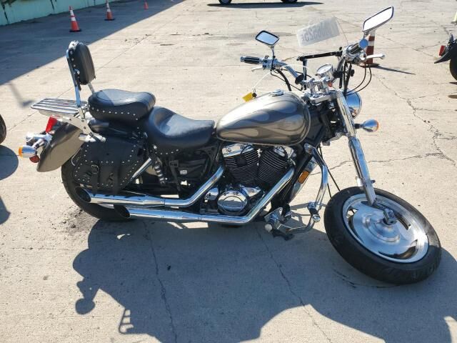 Honda VT1100C2 (SHADOW SABRE)