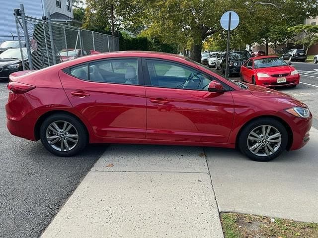 2018 HYUNDAI Elantra