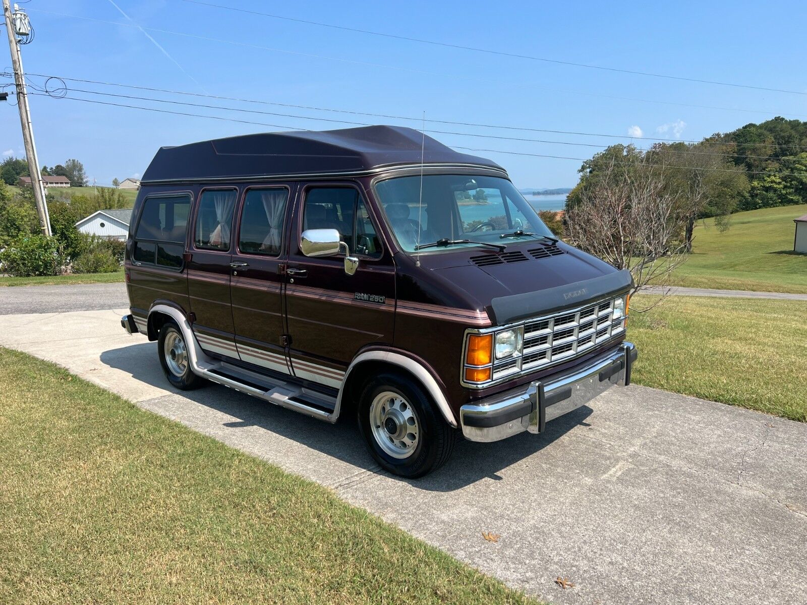 Dodge Ram Van