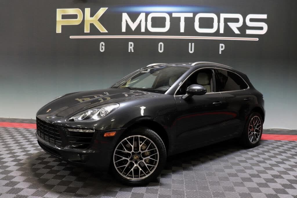2017 PORSCHE Macan