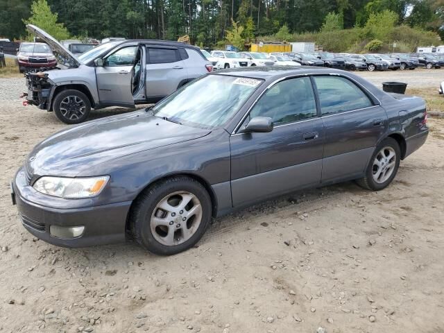 Lexus ES