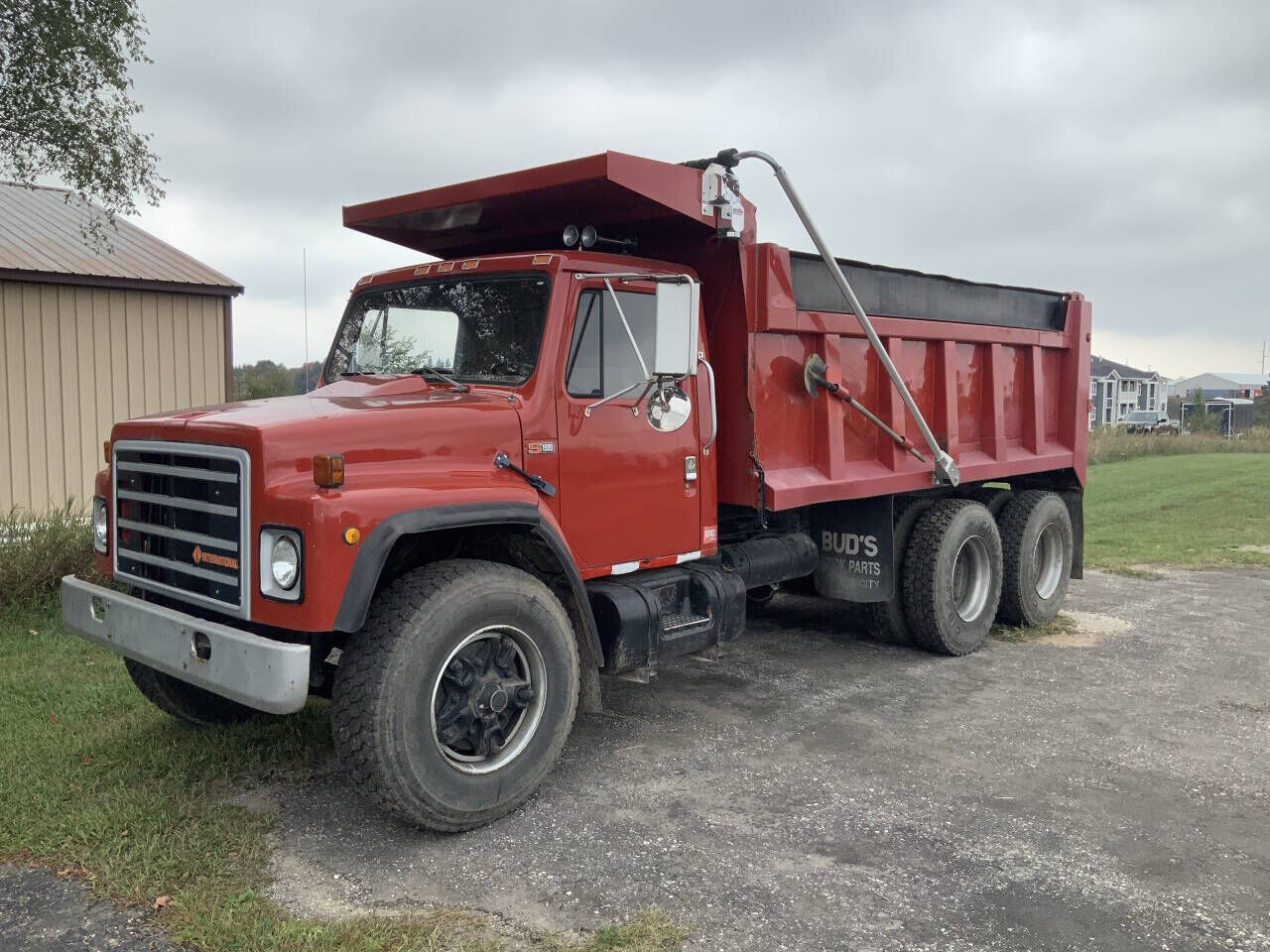 1987 NAVISTAR F-1954