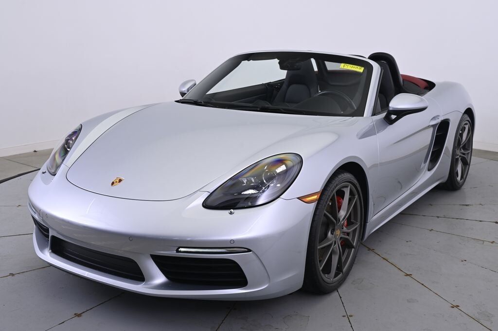 PORSCHE