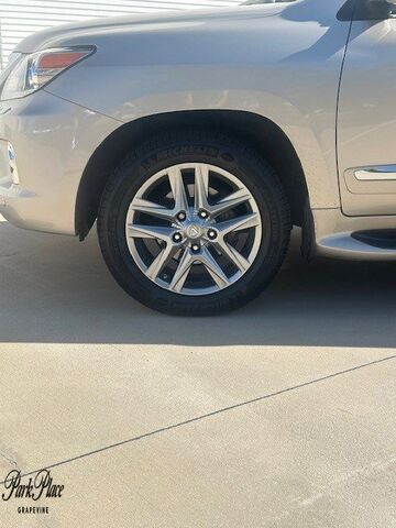 Lexus LX