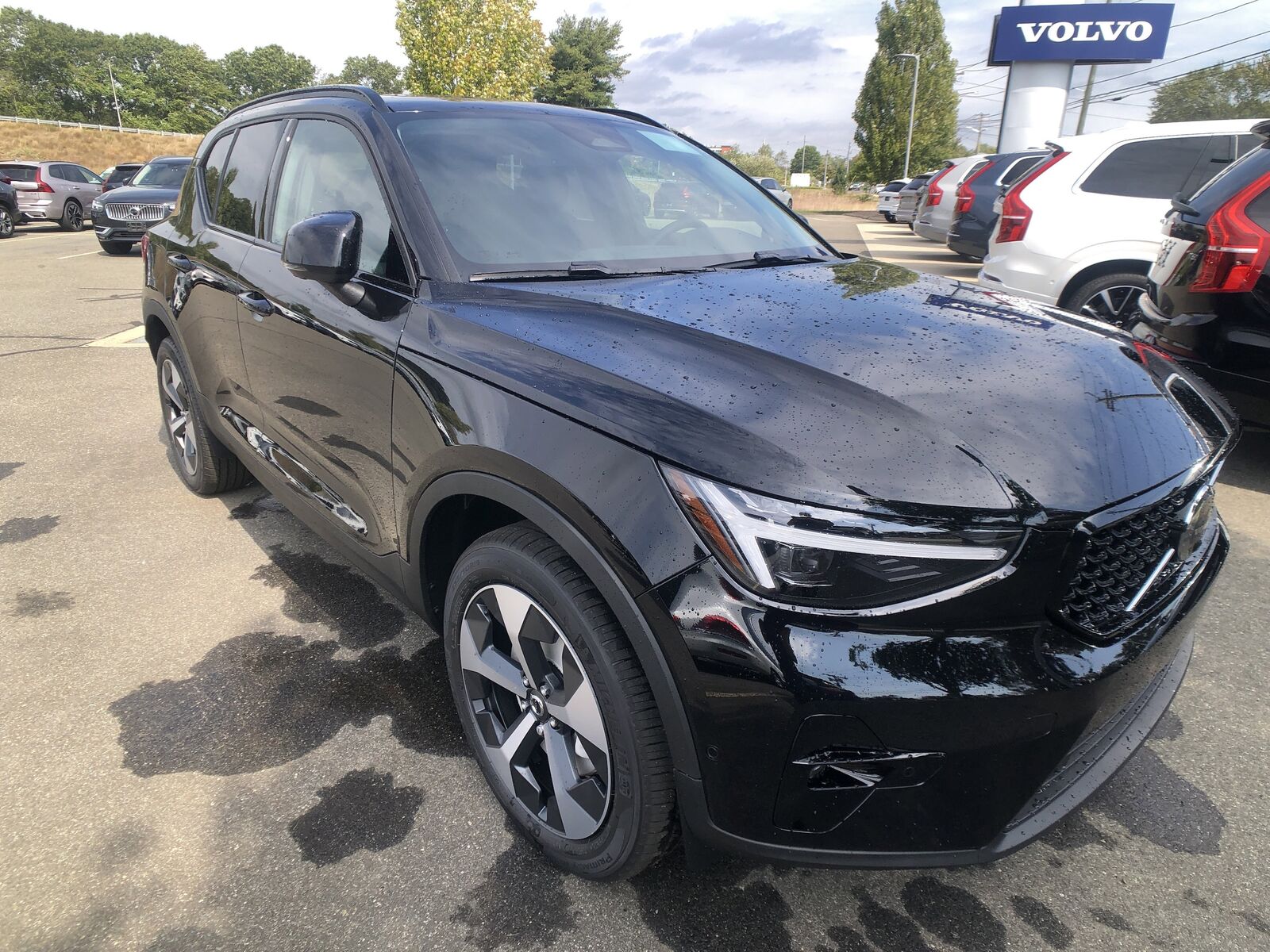 2026 VOLVO XC40