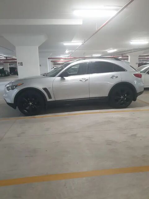Infiniti QX70