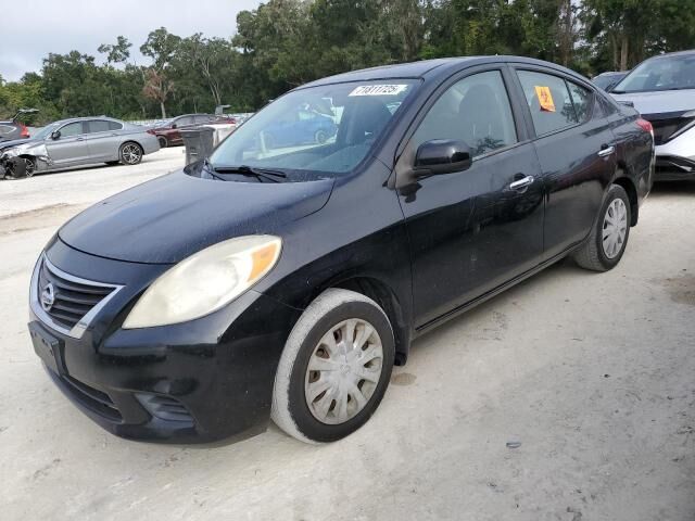 Nissan Versa