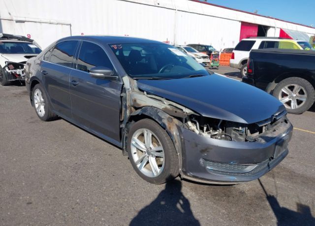 2014 VOLKSWAGEN Passat