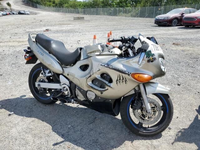 Suzuki GSX750F