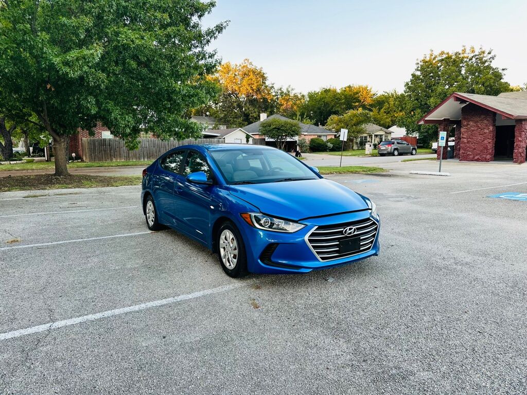 2017 HYUNDAI Elantra