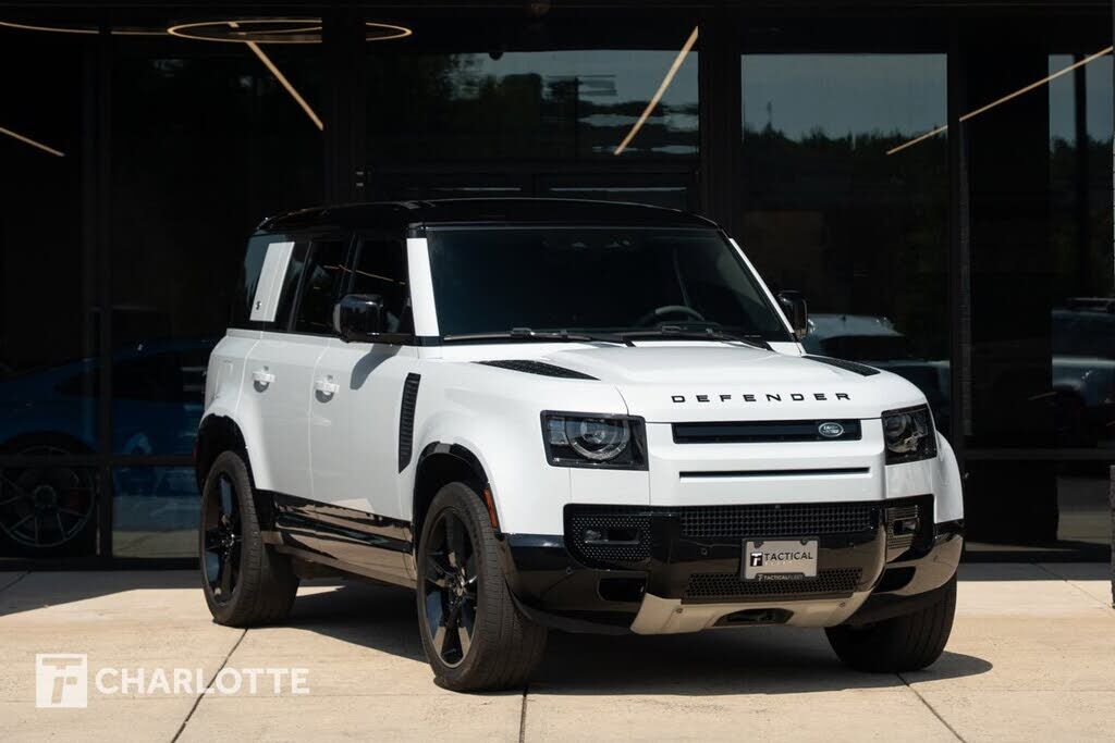 2023 LAND ROVER Defender