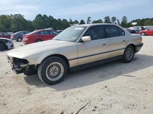BMW 740i