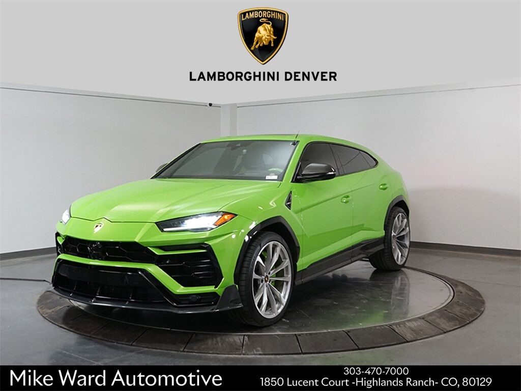 2022 LAMBORGHINI URUS