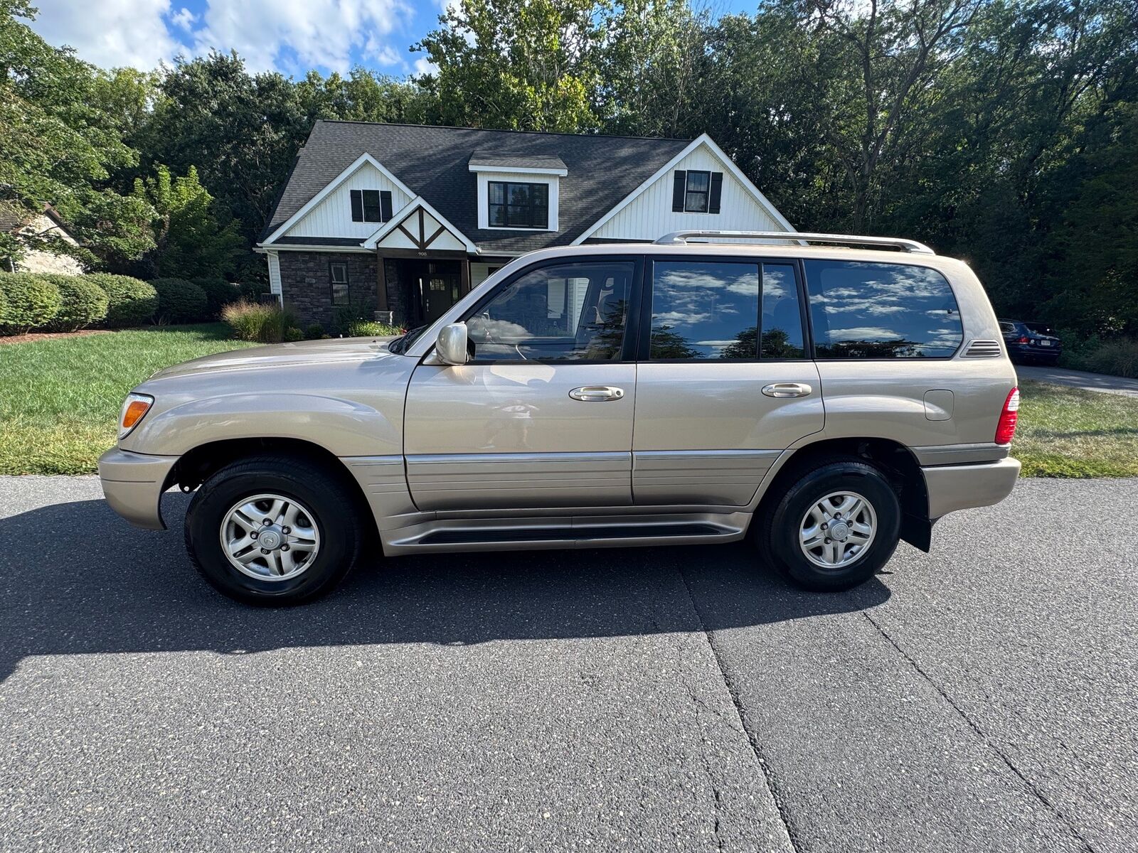Lexus LX