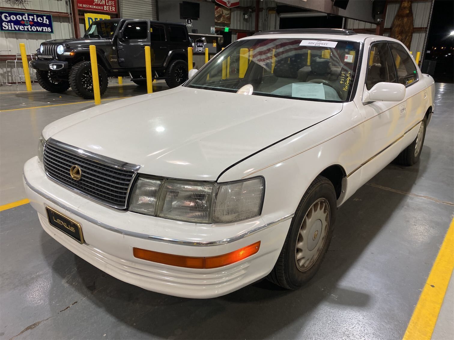 Lexus LS