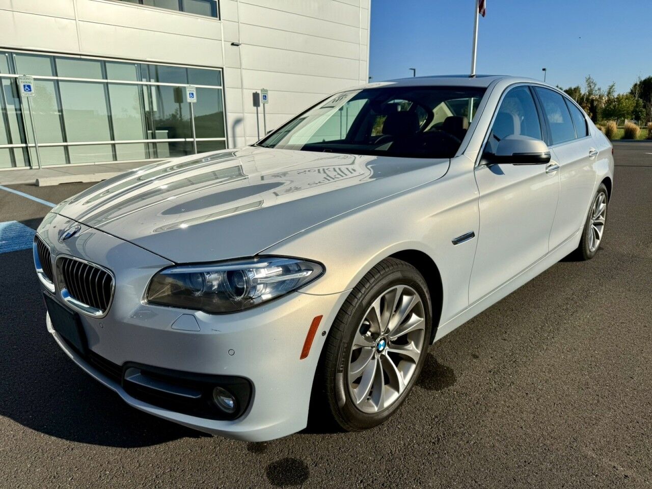 BMW 528i