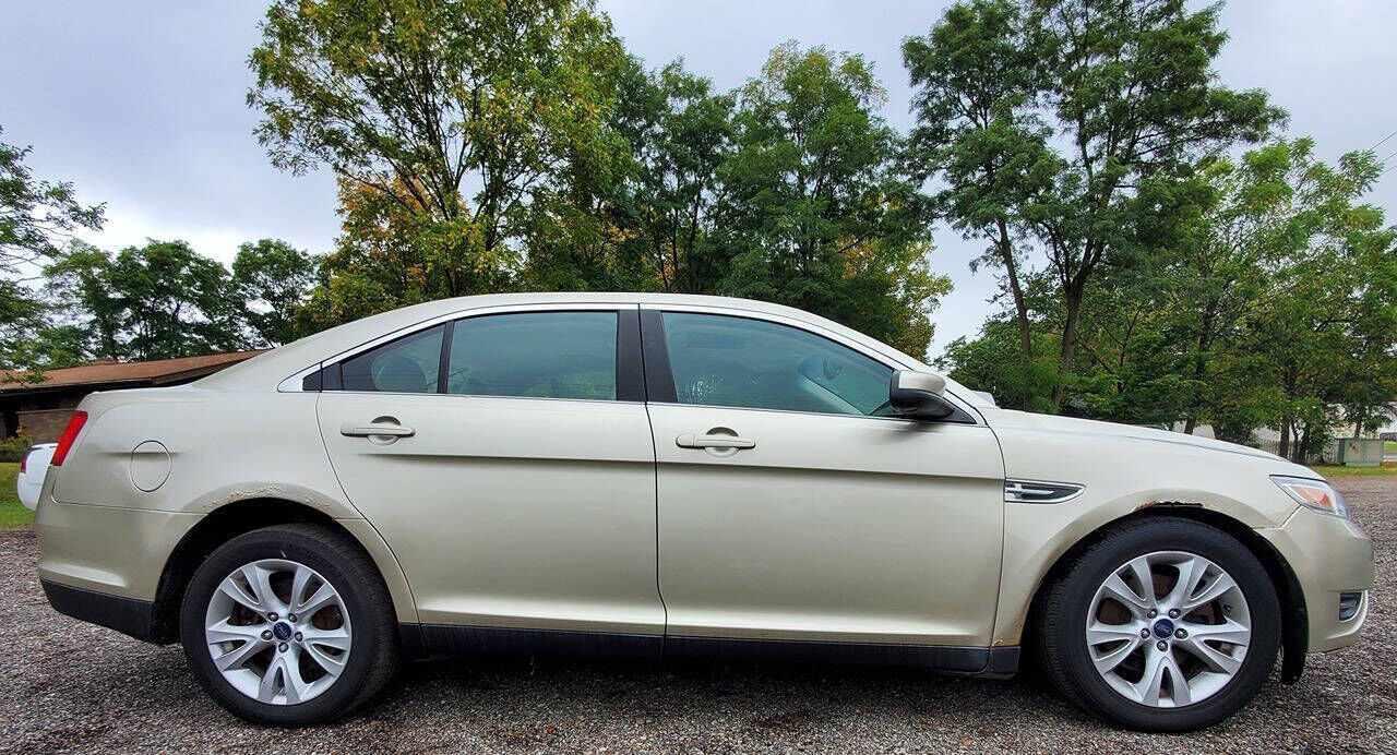 Ford Taurus